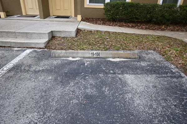 $1,500 | 36009 Deer Creek Drive, Unit 104, Zephyrhills, FL 33541