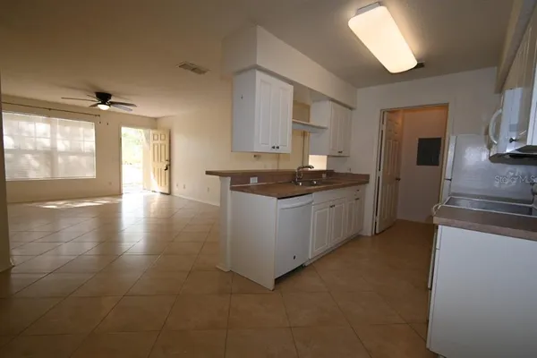 $1,500 | 36009 Deer Creek Drive, Unit 104, Zephyrhills, FL 33541