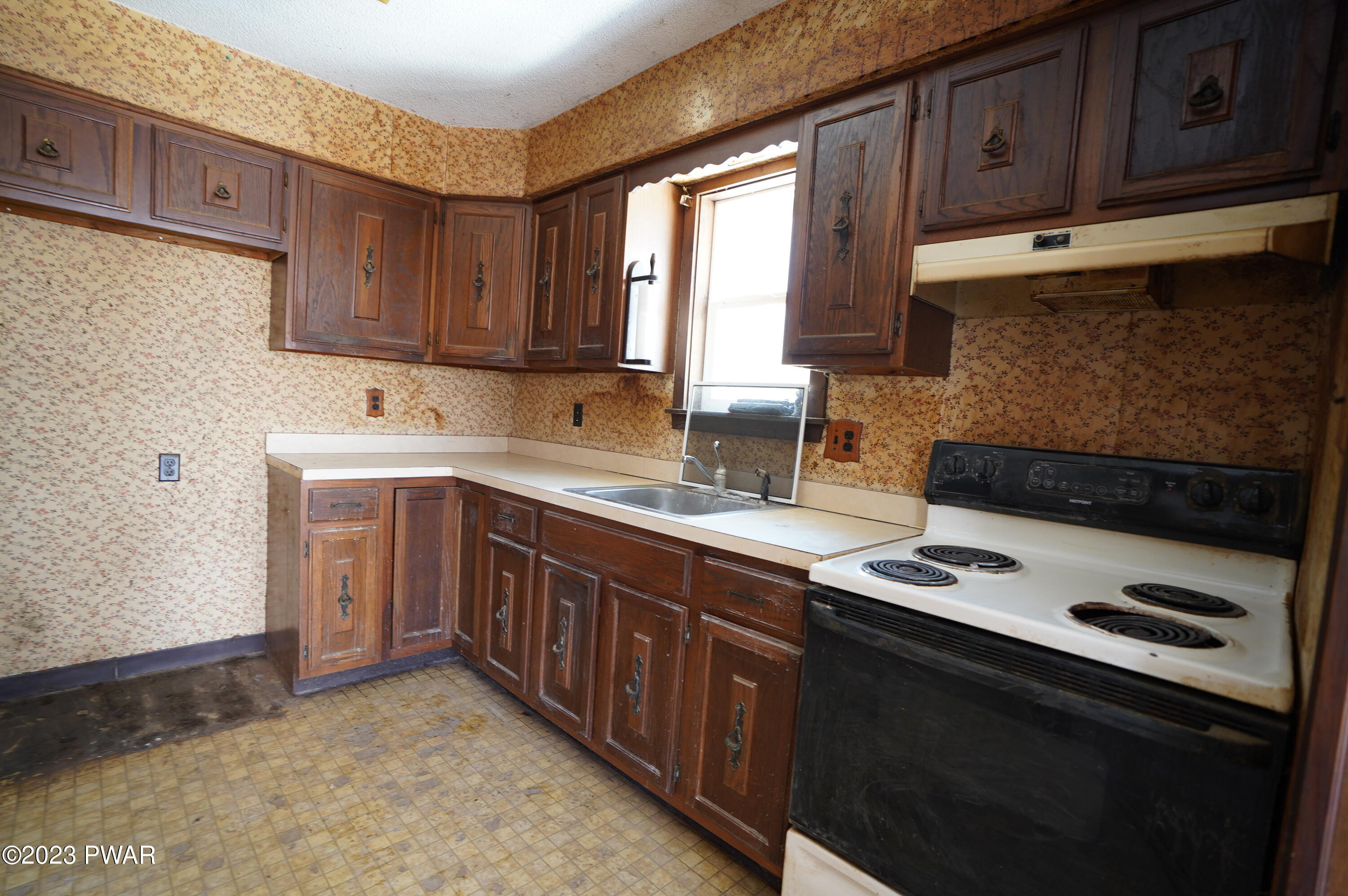 70 Hummingbird Lane Hawley, PA 18428 - Photo 11 of 23 DSC03764