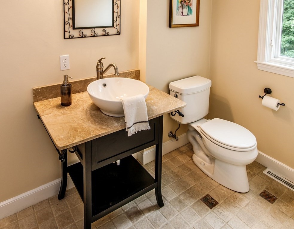 6 Sherburne Road Westborough, MA 01581 - Photo 10 of 42 Gallery Image 10