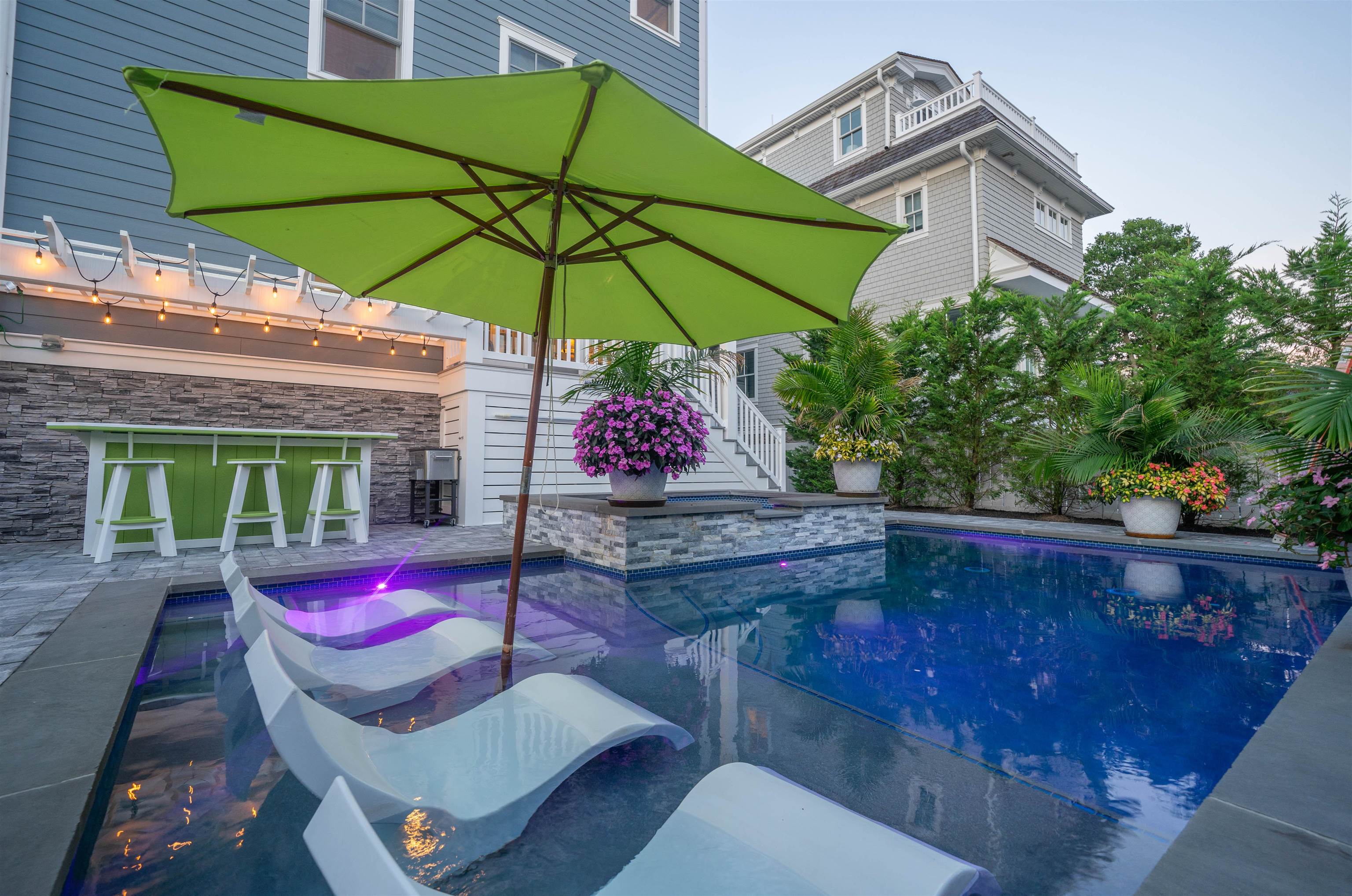 280 36th Avalon, NJ 08202 - Photo 3 of 46 a view of yard with patio