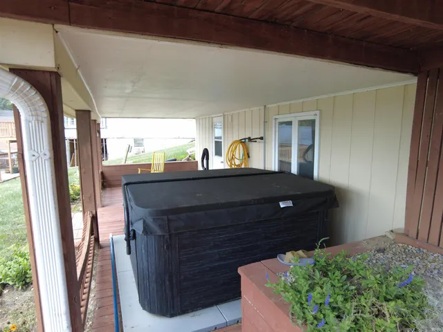 $374,500 | 5220 East Wenz Drive, Monticello, IN 47960