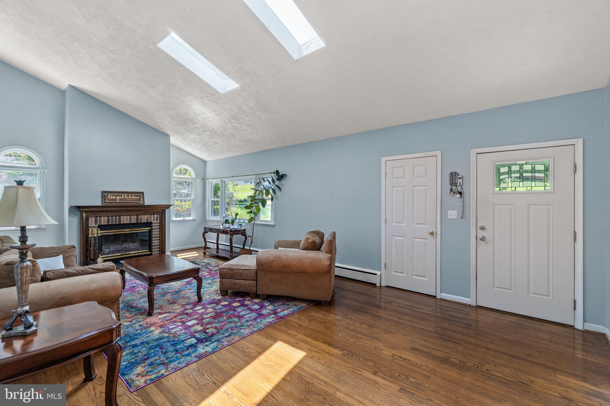 3637 Valley Road Ellicott City, MD 21042 - Photo 5 of 38 Living Room