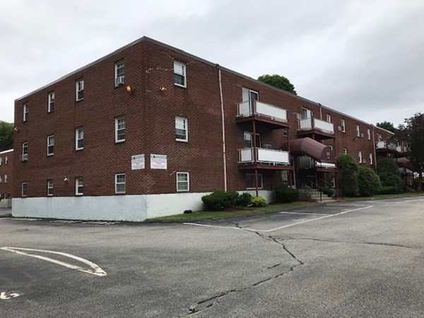 272 Albion Street, Unit 23 Wakefield, MA 01880 - Photo 4 of 33 a front view of a building