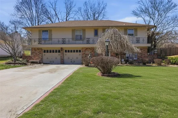 $260,000 | 3520 Shady Bend Drive, Independence, MO 64052
