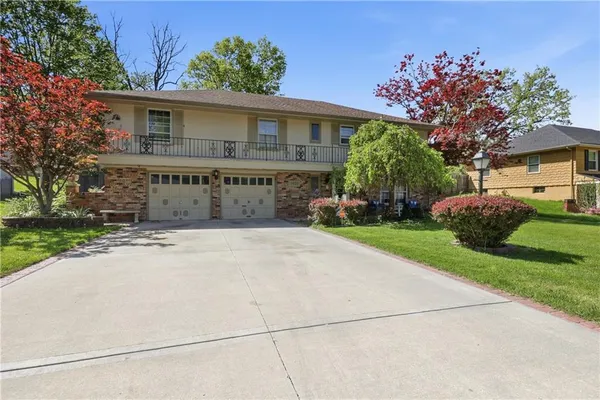 $260,000 | 3520 Shady Bend Drive, Independence, MO 64052