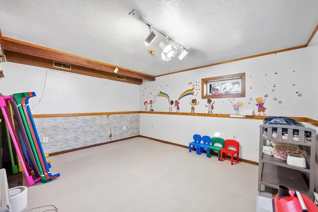 $374,900 | 10 Ellsmere Street, Worcester, MA 01604