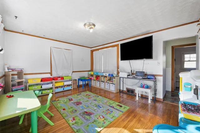 $374,900 | 10 Ellsmere Street, Worcester, MA 01604