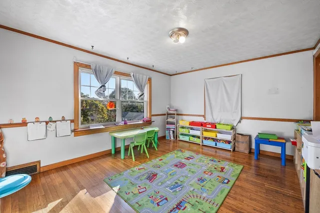 $374,900 | 10 Ellsmere Street, Worcester, MA 01604