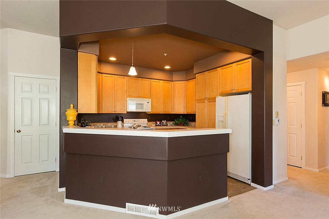 4316 Northeast 5th Court, Unit 105 Renton, WA 98059 - Photo 8 of 22 Gallery Image 8