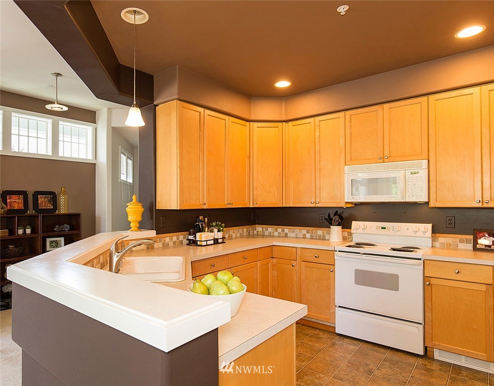 4316 Northeast 5th Court, Unit 105 Renton, WA 98059 - Photo 9 of 22 Gallery Image 9