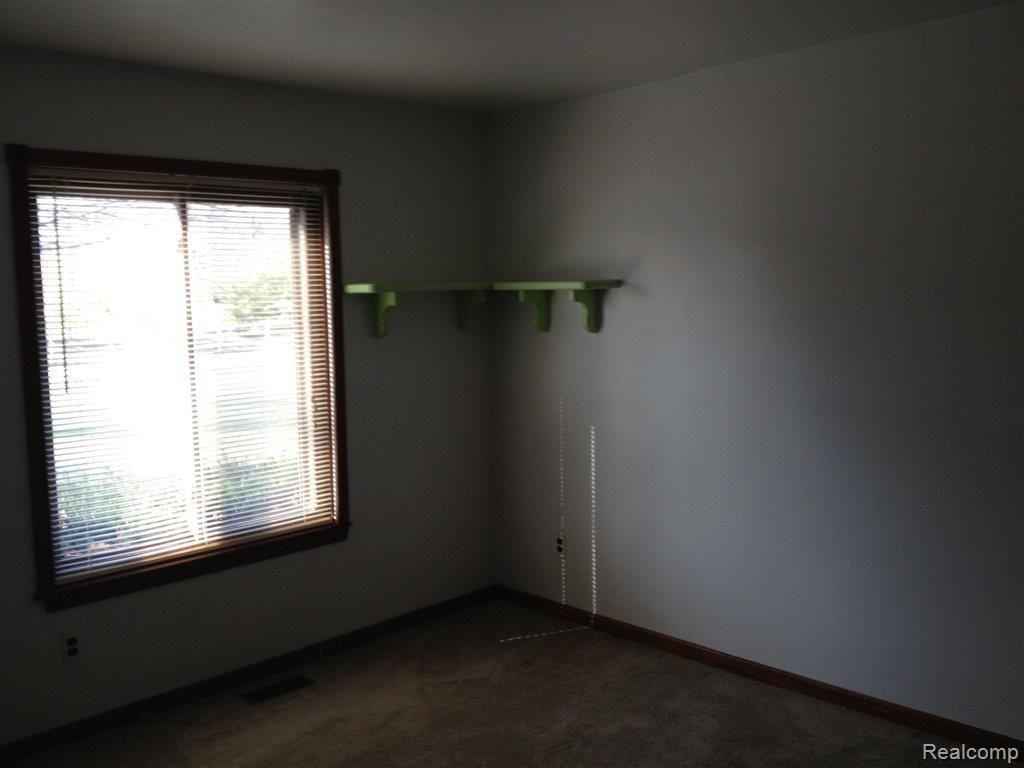 21645 Merriman Road New Boston, MI 48164 - Photo 7 of 16 Merriman 014.JPG