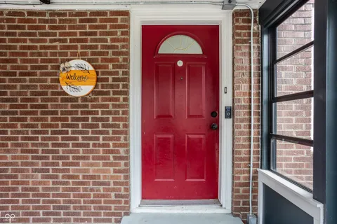 $325,000 | 5525 Rosslyn Avenue, Indianapolis, IN 46220