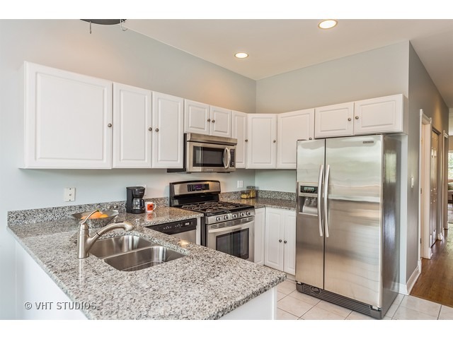 1524 North Leavitt Street, Unit 3 Chicago, IL 60622 - Photo 4 of 12