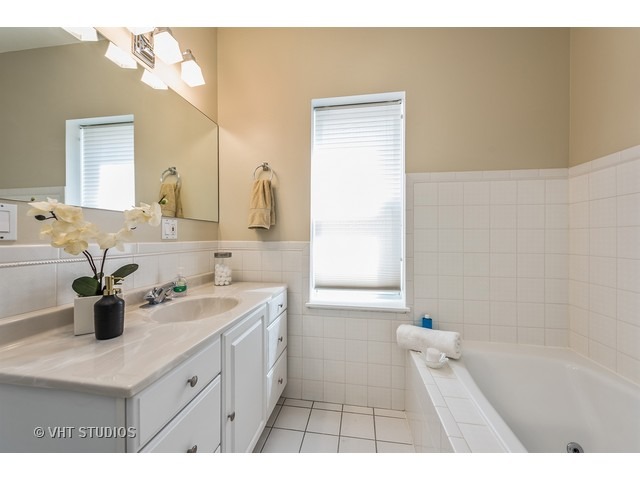1524 North Leavitt Street, Unit 3 Chicago, IL 60622 - Photo 8 of 12
