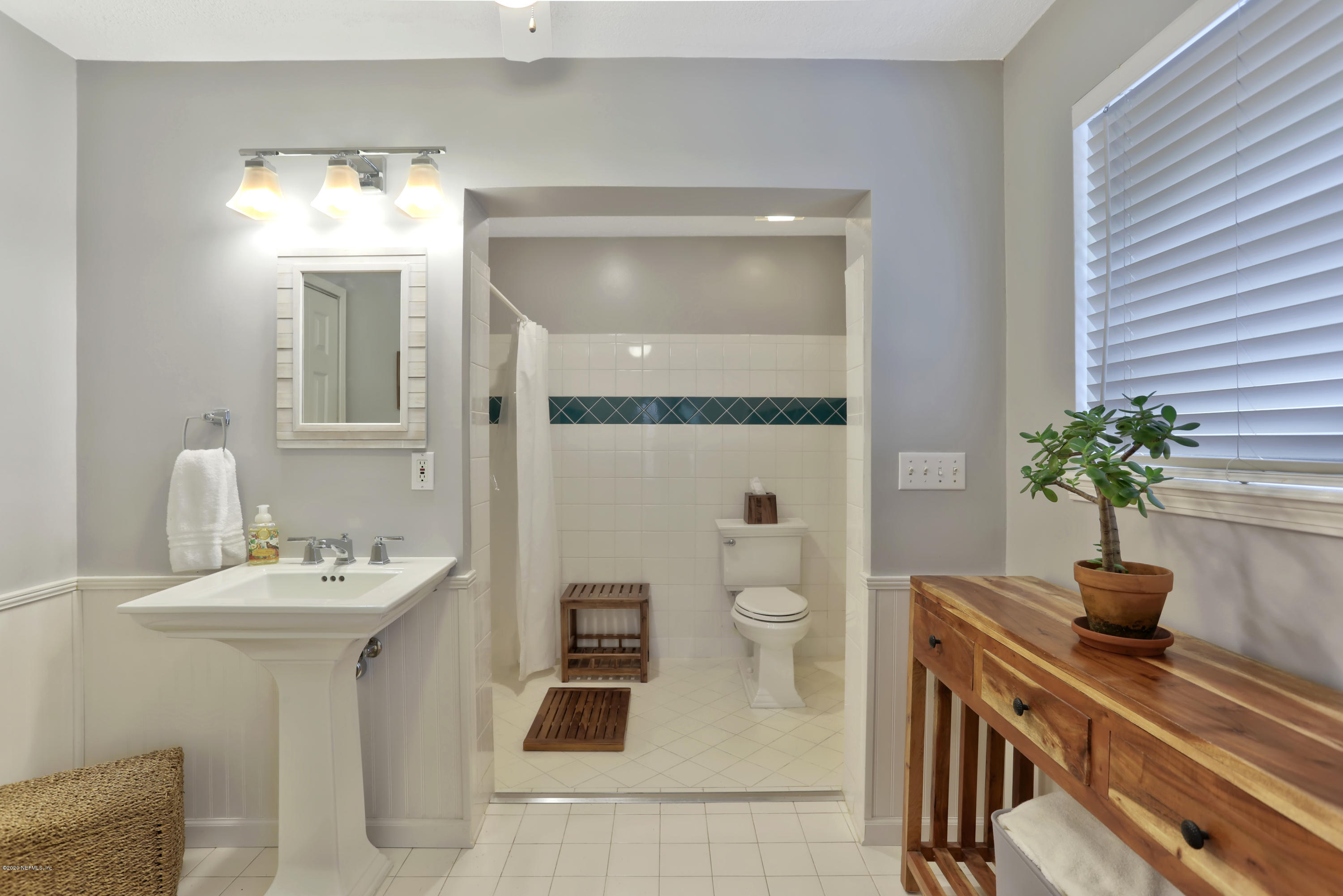 1410 Kings Road Neptune Beach, FL 32266 - Photo 14 of 32 Pool Bath
