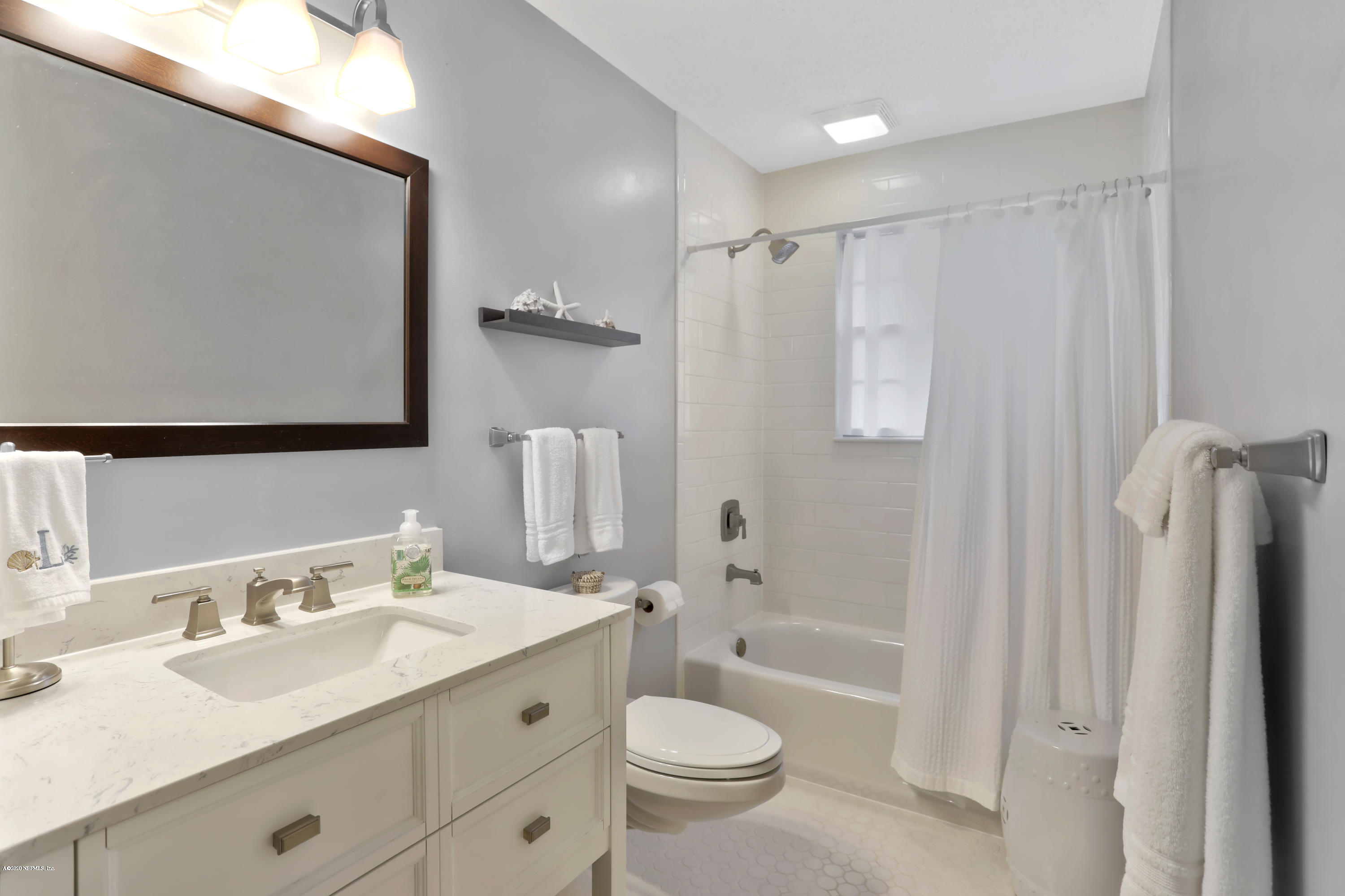 1410 Kings Road Neptune Beach, FL 32266 - Photo 21 of 32 Guest Bath