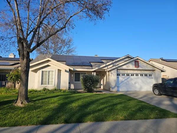 $354,900 | 440 West Pepper Drive, Hanford, CA 93230
