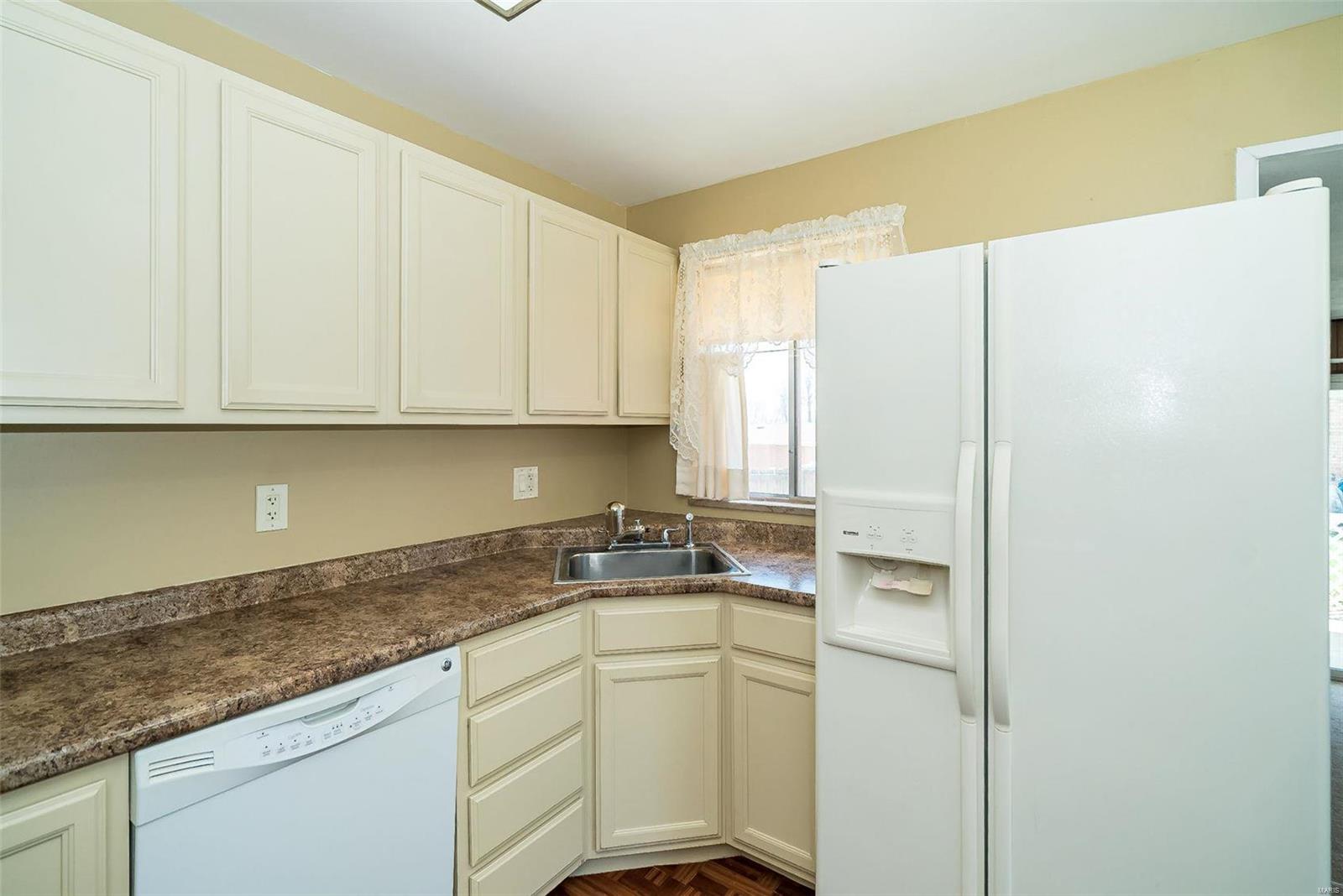 2330 Brown Road St. Louis, MO 63114 - Photo 17 of 51 Gallery Image 17