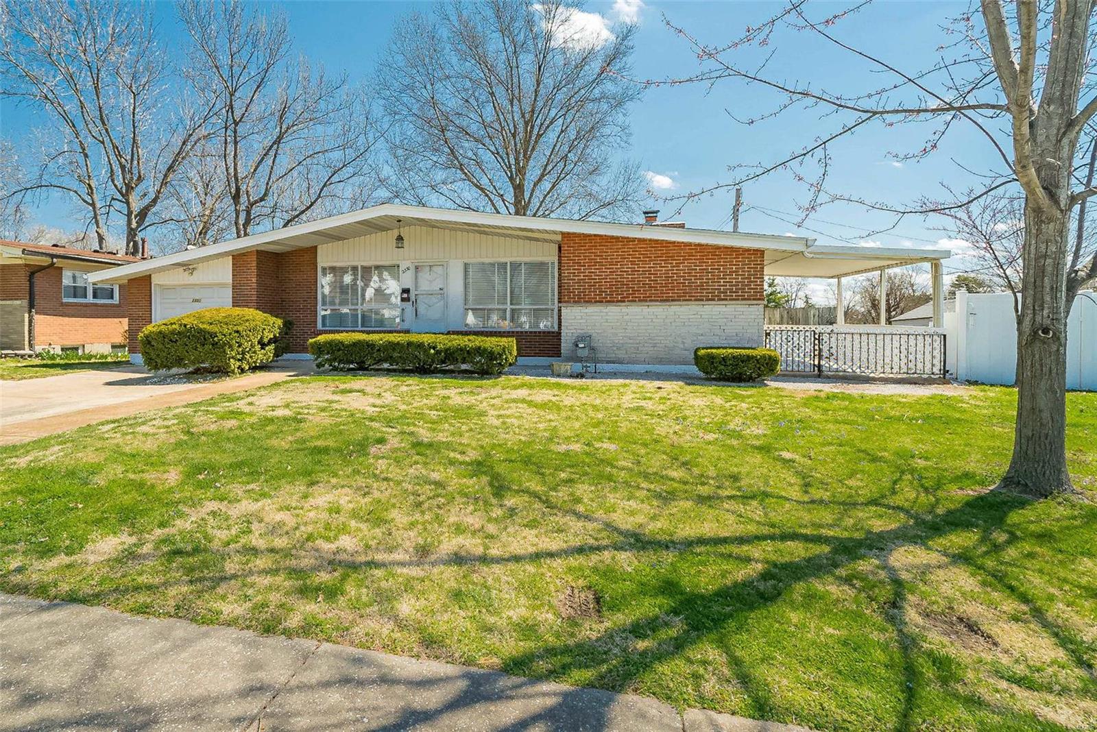 2330 Brown Road St. Louis, MO 63114 - Photo 3 of 51 Gallery Image 3