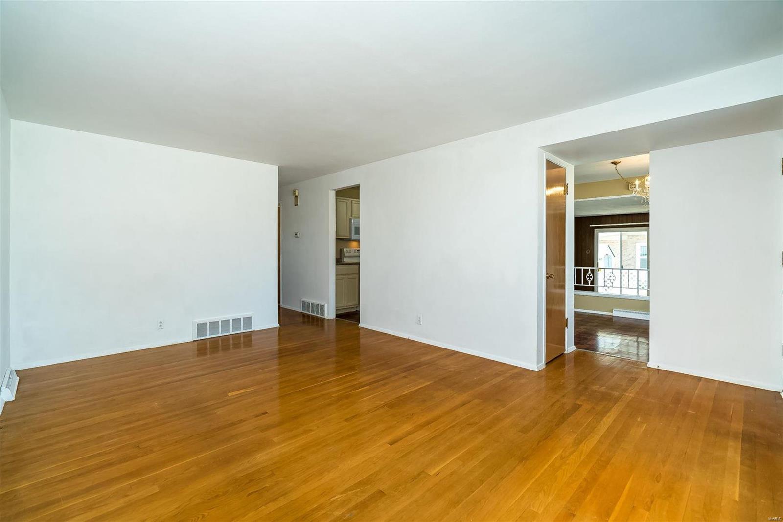 2330 Brown Road St. Louis, MO 63114 - Photo 9 of 51 Gallery Image 9