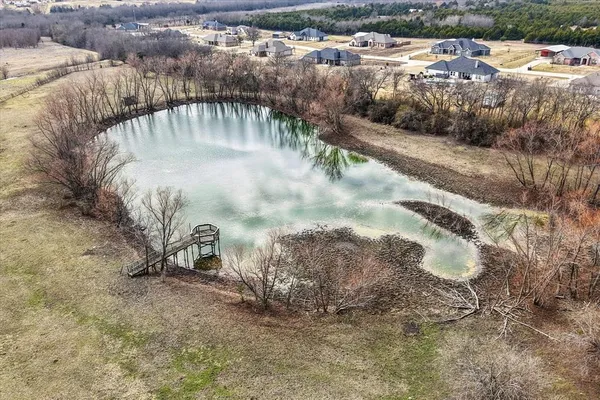 $824,999 | 5594 Creekview Drive, Nevada, TX 75173