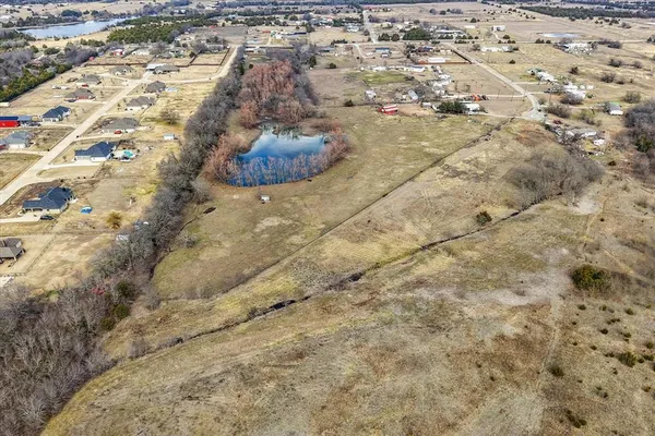 $824,999 | 5594 Creekview Drive, Nevada, TX 75173