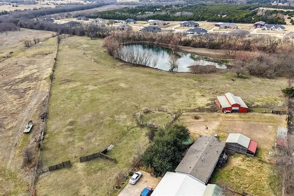 $824,999 | 5594 Creekview Drive, Nevada, TX 75173