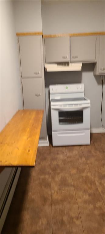 206 Brighton Road Pittsburgh, PA 15202 - Photo 9 of 20 a view of kitchen and microwave