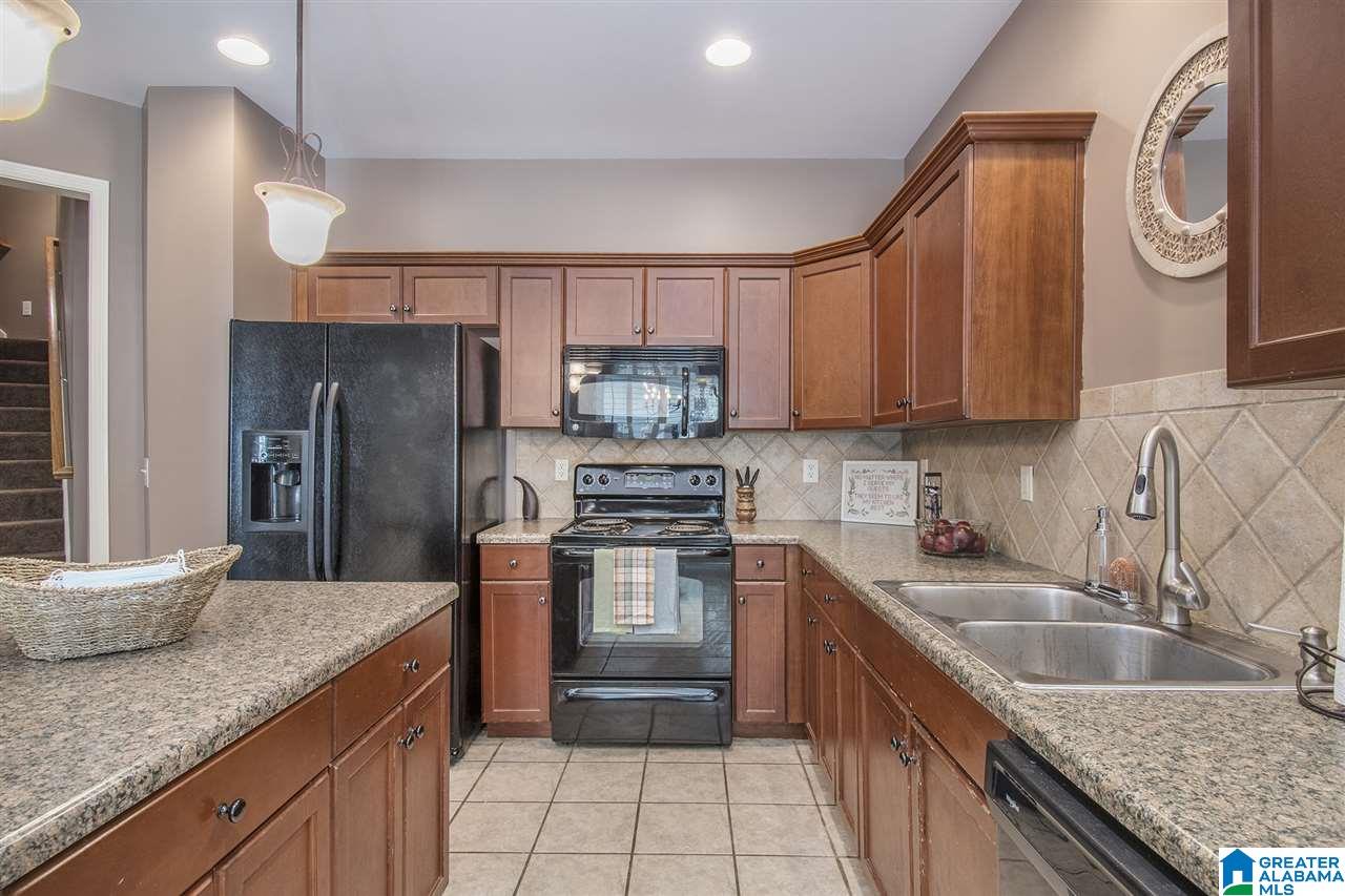 1044 Riviera Drive Calera, AL 35040 - Photo 10 of 29