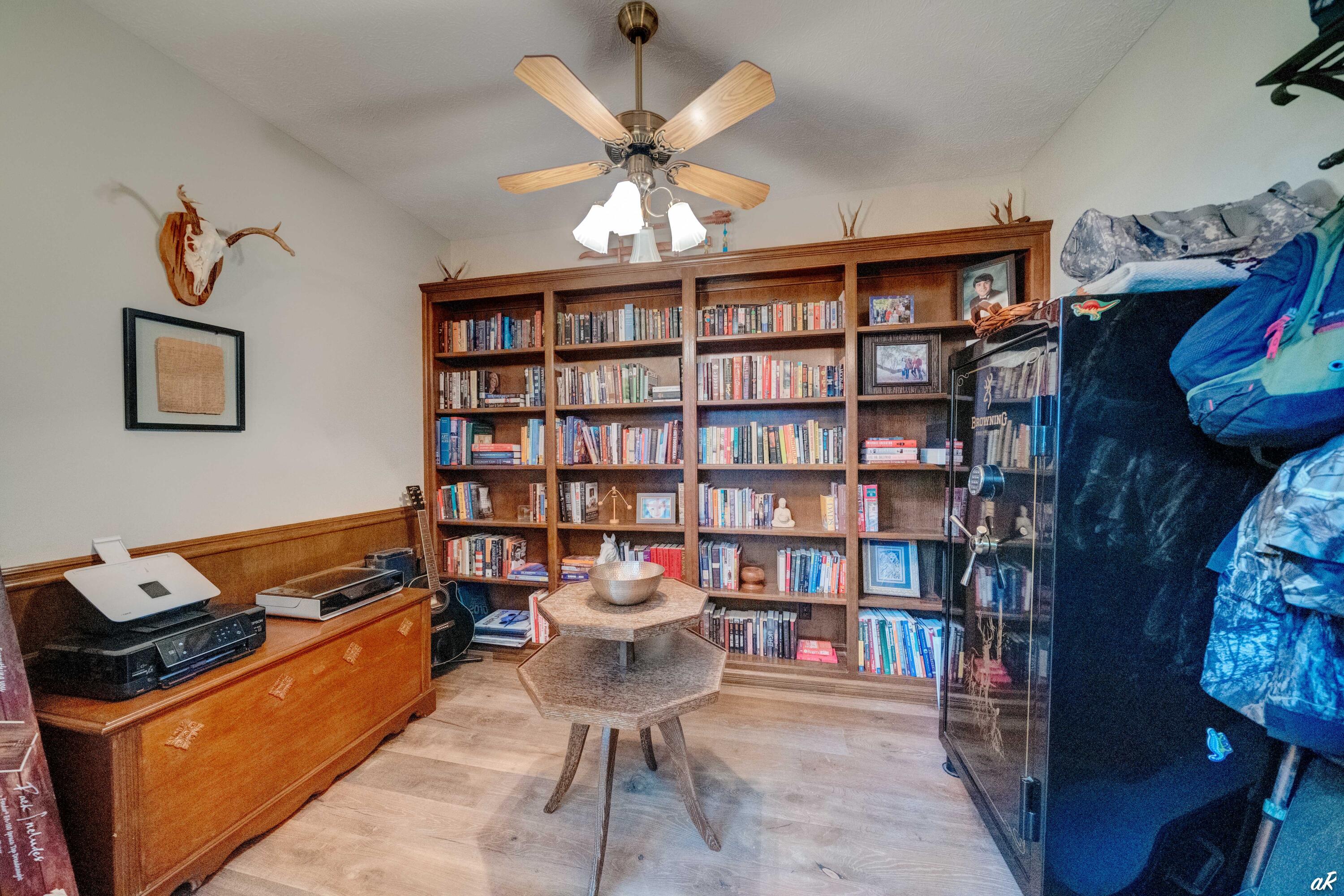 2513 Highway 79 Vernon, FL 32462 - Photo 22 of 85 14 Library-2