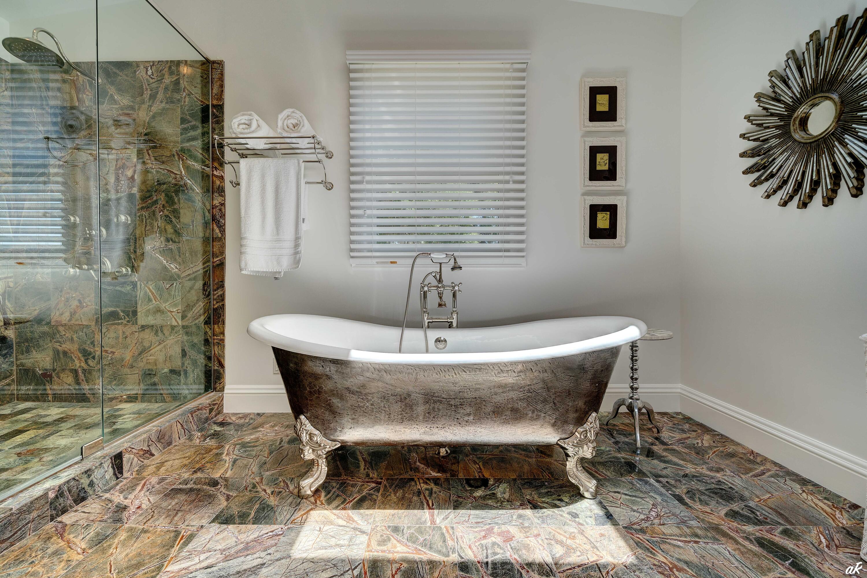 2513 Highway 79 Vernon, FL 32462 - Photo 28 of 85 a view of a bath tub sitting in a bathroom