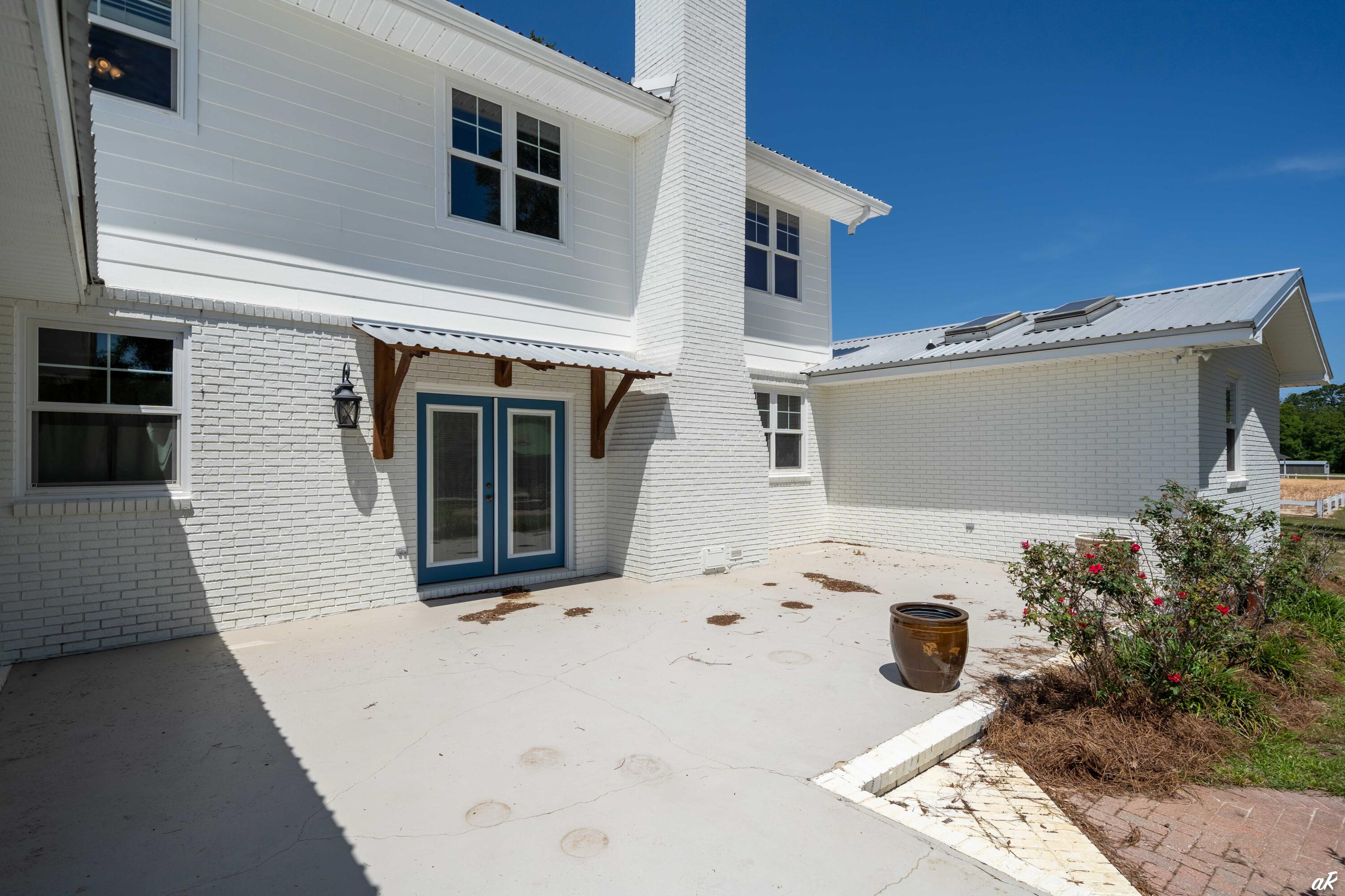 2513 Highway 79 Vernon, FL 32462 - Photo 47 of 85 43 Back Patio