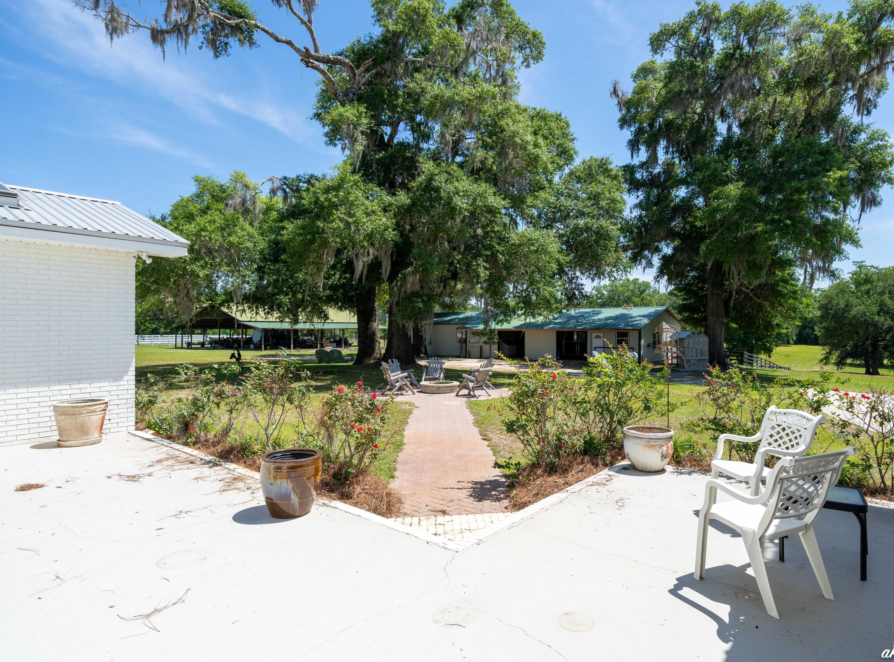 2513 Highway 79 Vernon, FL 32462 - Photo 49 of 85 44 Back Patio