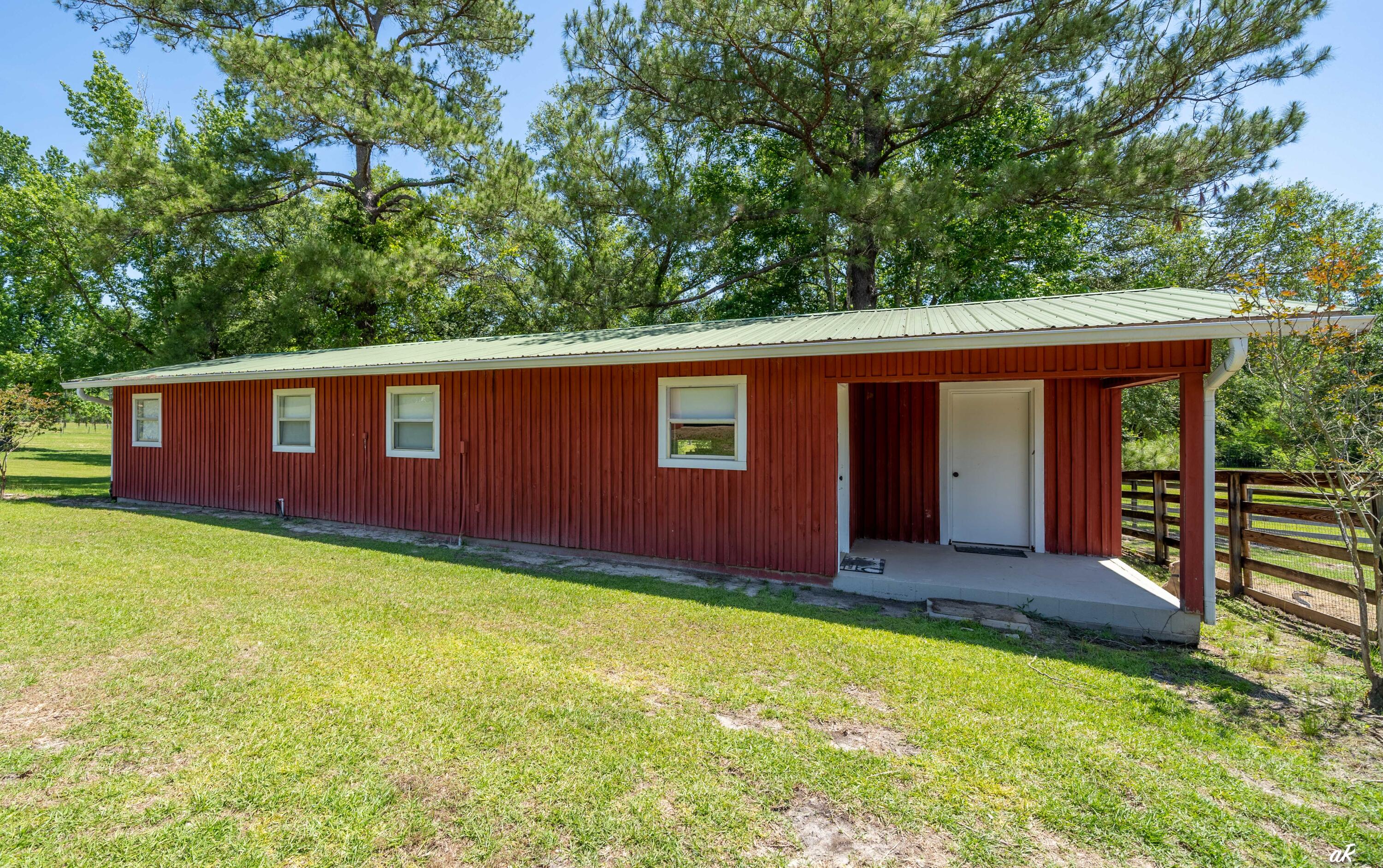 2513 Highway 79 Vernon, FL 32462 - Photo 67 of 85 64 Caretaker Quarters