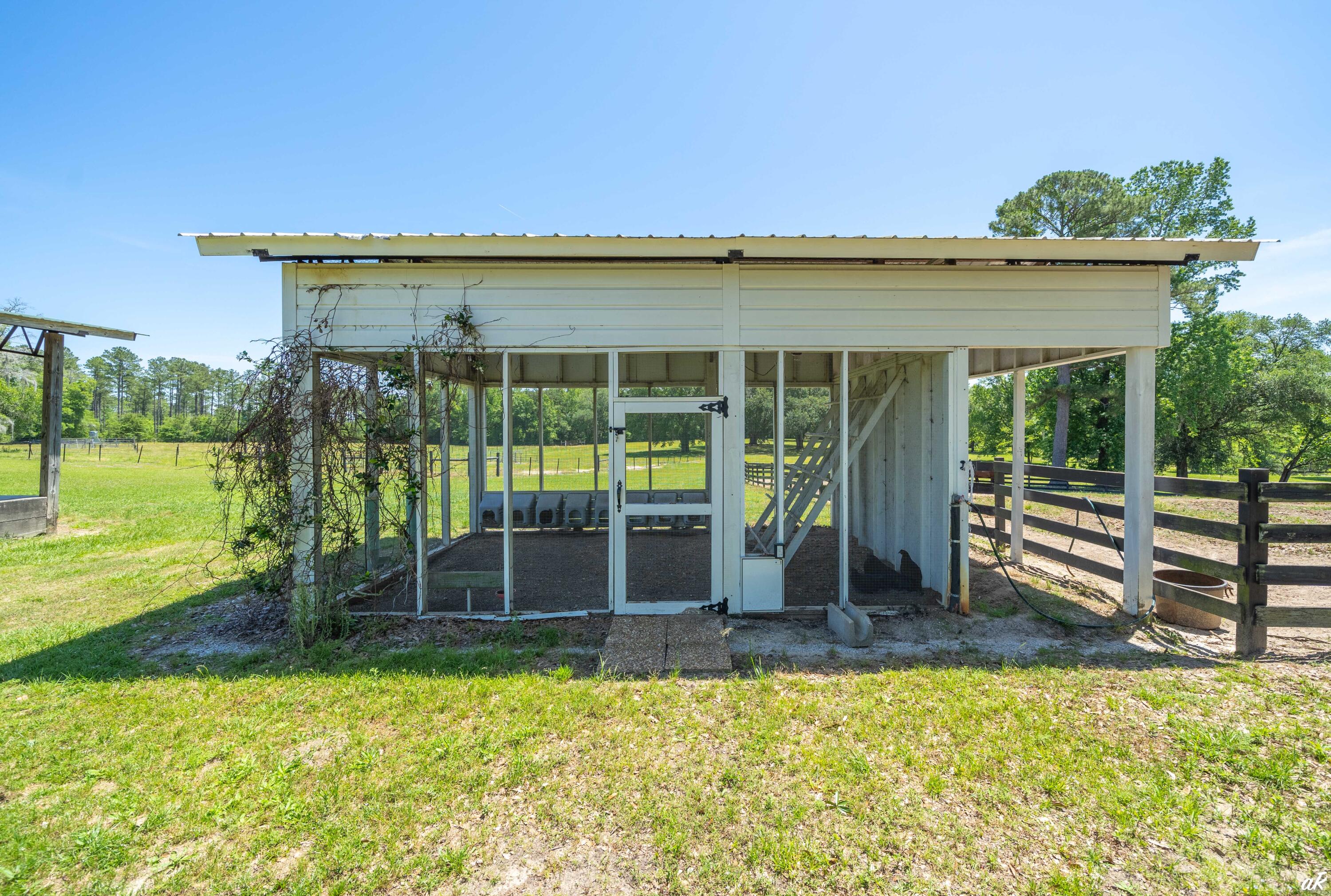 2513 Highway 79 Vernon, FL 32462 - Photo 74 of 85 71 Chicken Coop