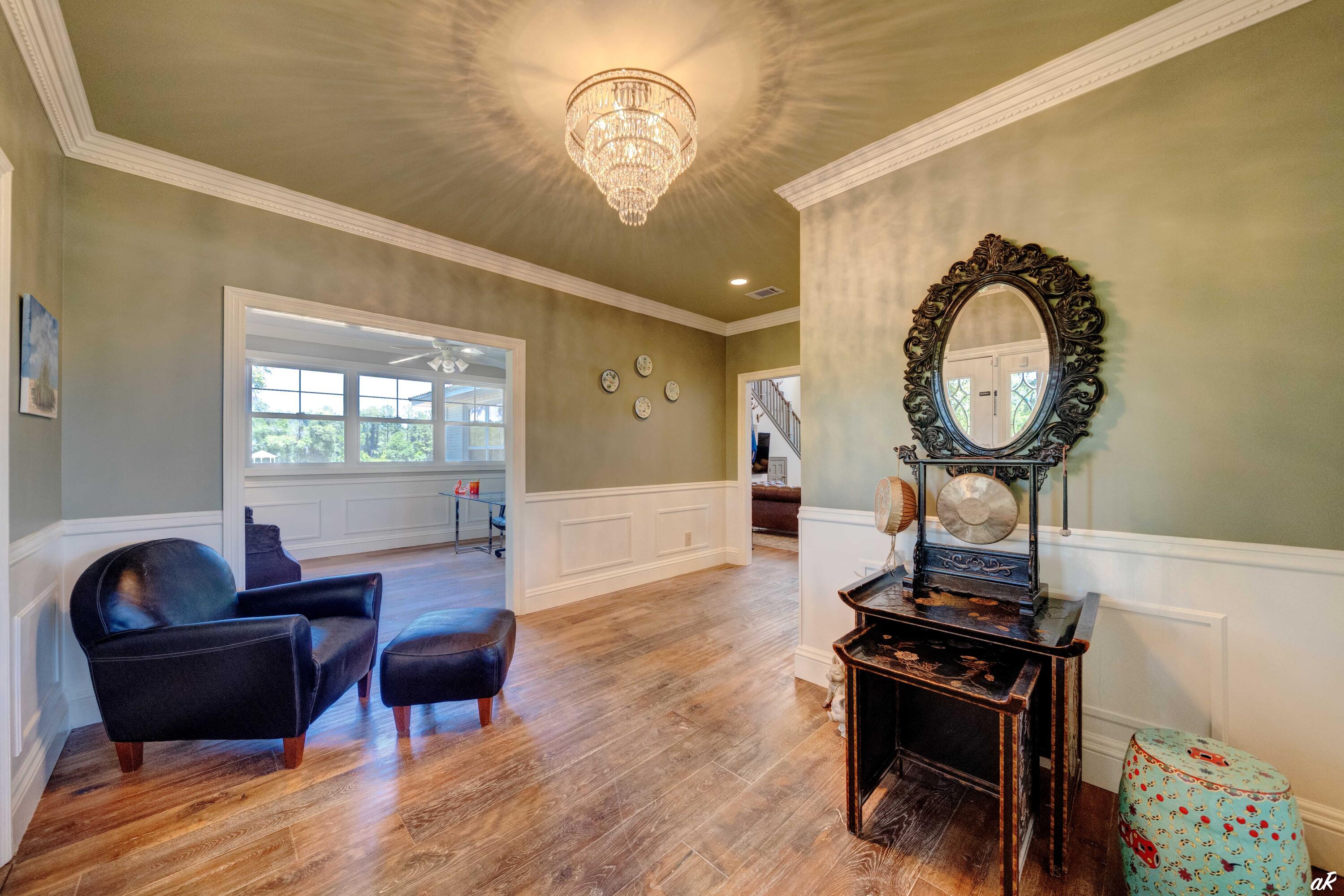 2513 Highway 79 Vernon, FL 32462 - Photo 9 of 85 a living room with furniture and a window