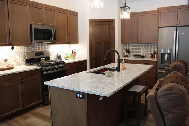 $550,000 | N852 Golf, Unit 5, Prairie du Sac, WI 53578