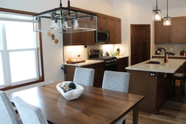 $550,000 | N852 Golf, Unit 5, Prairie du Sac, WI 53578