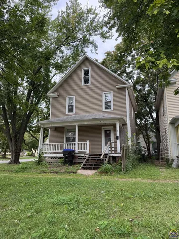 $230,000 | 435 Southwest Western Avenue, Topeka, KS 66606