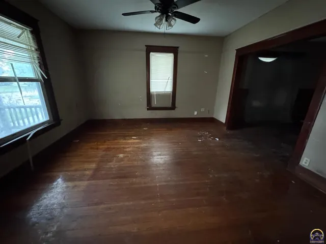 $230,000 | 435 Southwest Western Avenue, Topeka, KS 66606