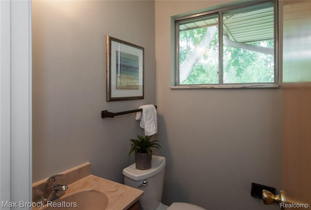 920 South Reading Road Bloomfield Hills, MI 48304 - Photo 26 of 32 104DSC_1608.jpg