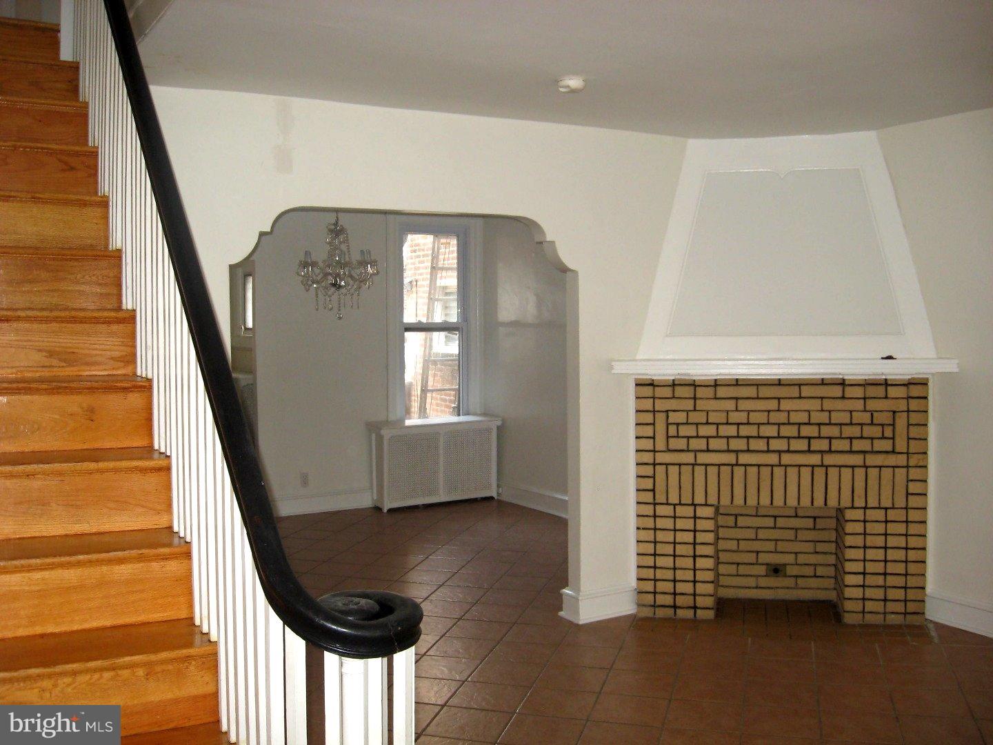 246 Avon Road Upper Darby, PA 19082 - Photo 3 of 22