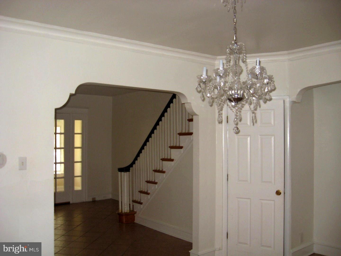 246 Avon Road Upper Darby, PA 19082 - Photo 5 of 22