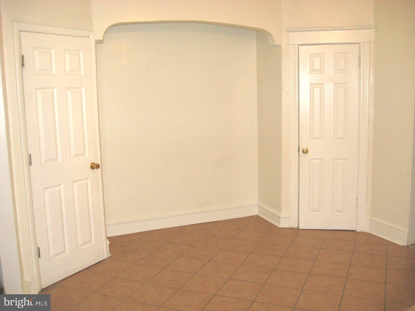 246 Avon Road Upper Darby, PA 19082 - Photo 6 of 22