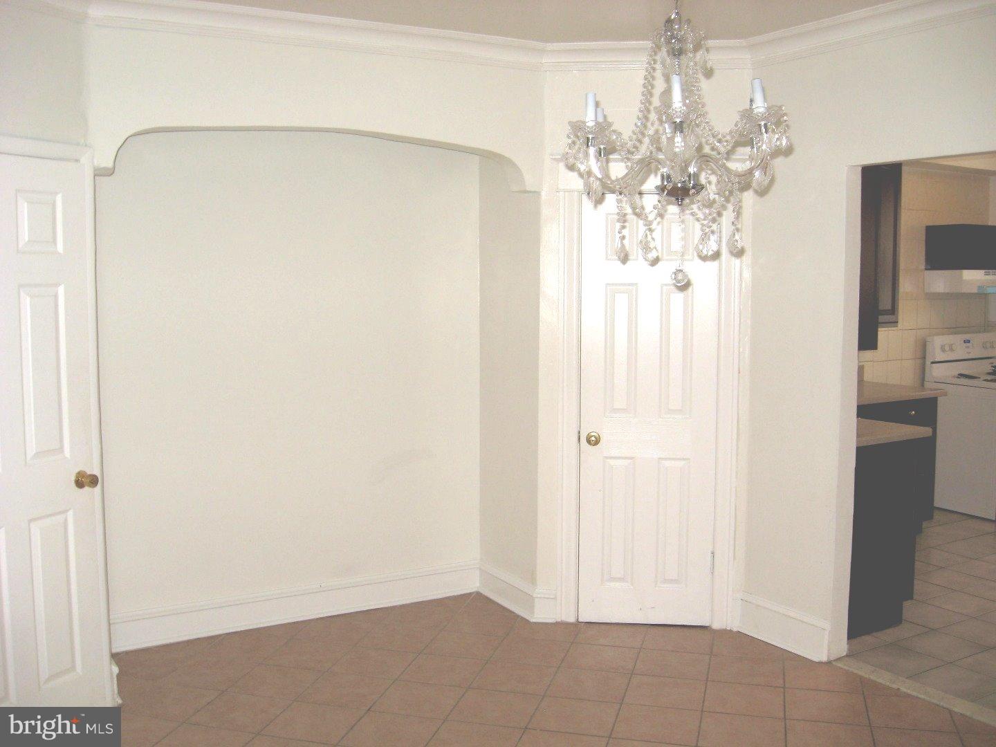 246 Avon Road Upper Darby, PA 19082 - Photo 7 of 22