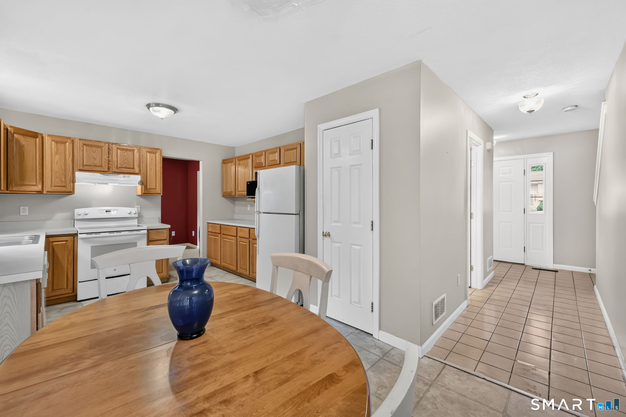 34 Laurel Street Enfield, CT 06082 - Photo 14 of 38