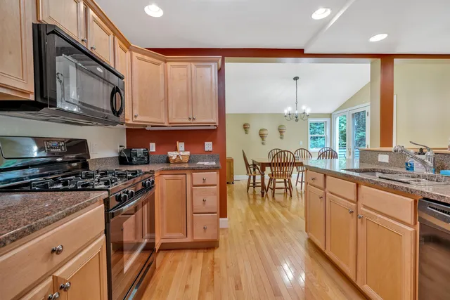 $729,000 | 215 Granite Way, Unit 8B, Hartford, VT 05059