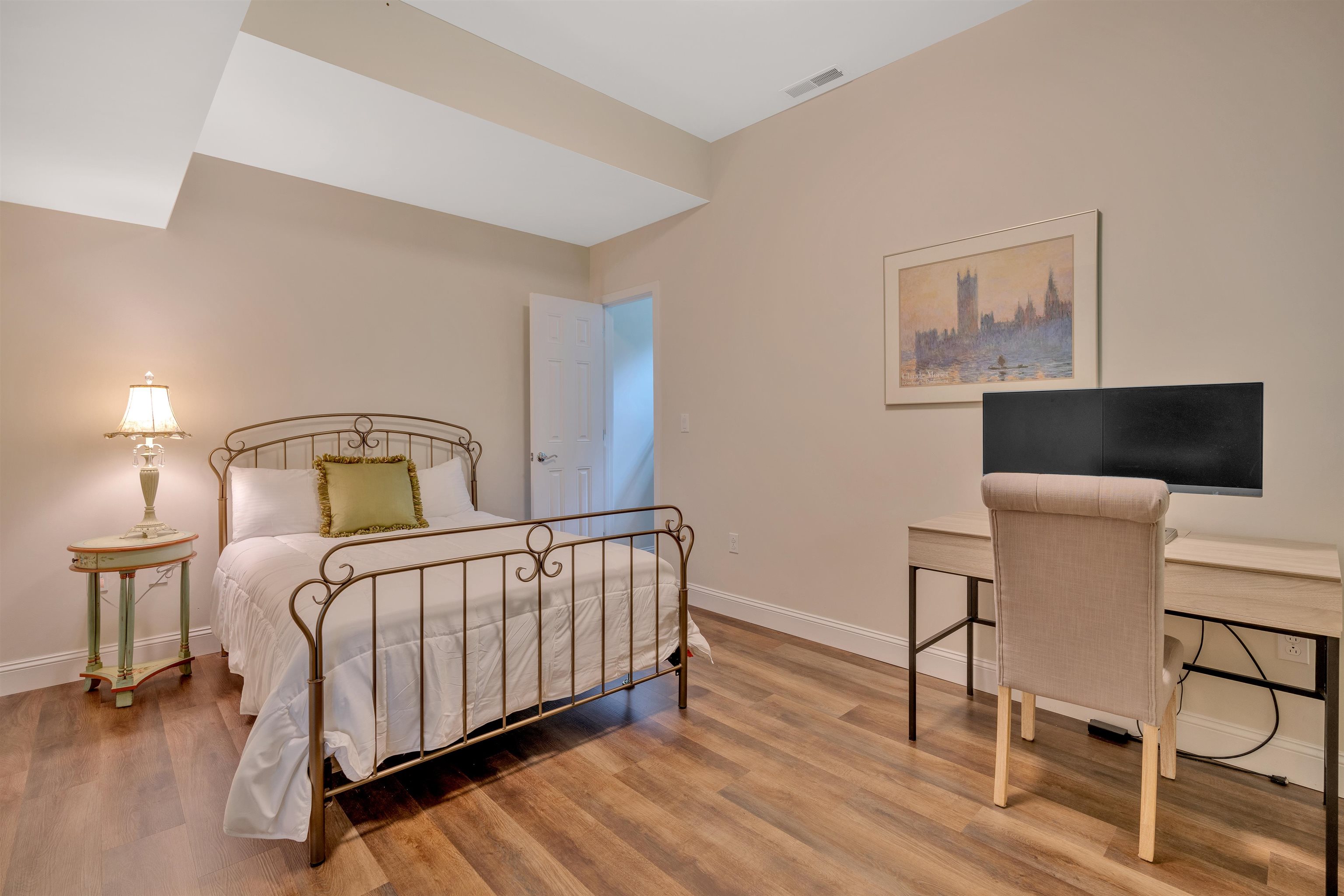 215 Granite Way, Unit 8B Hartford, VT 05059 - Photo 18 of 33