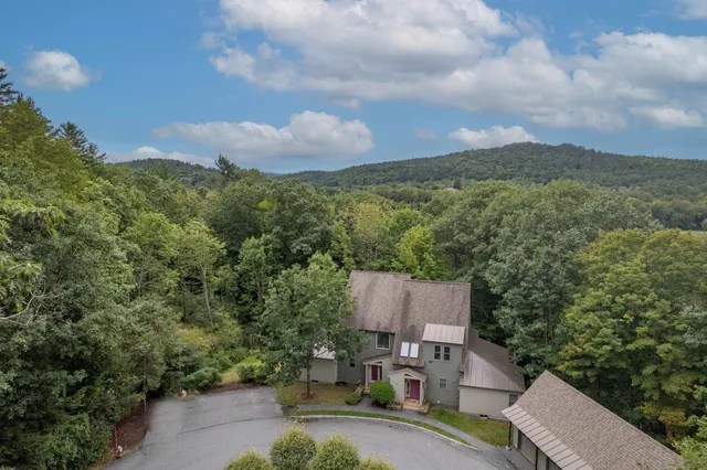 $729,000 | 215 Granite Way, Unit 8B, Hartford, VT 05059